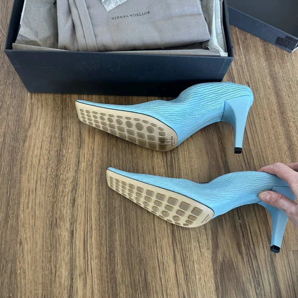 Bottega Veneta Sky Blue Textured Heels - Picture 4 of 5